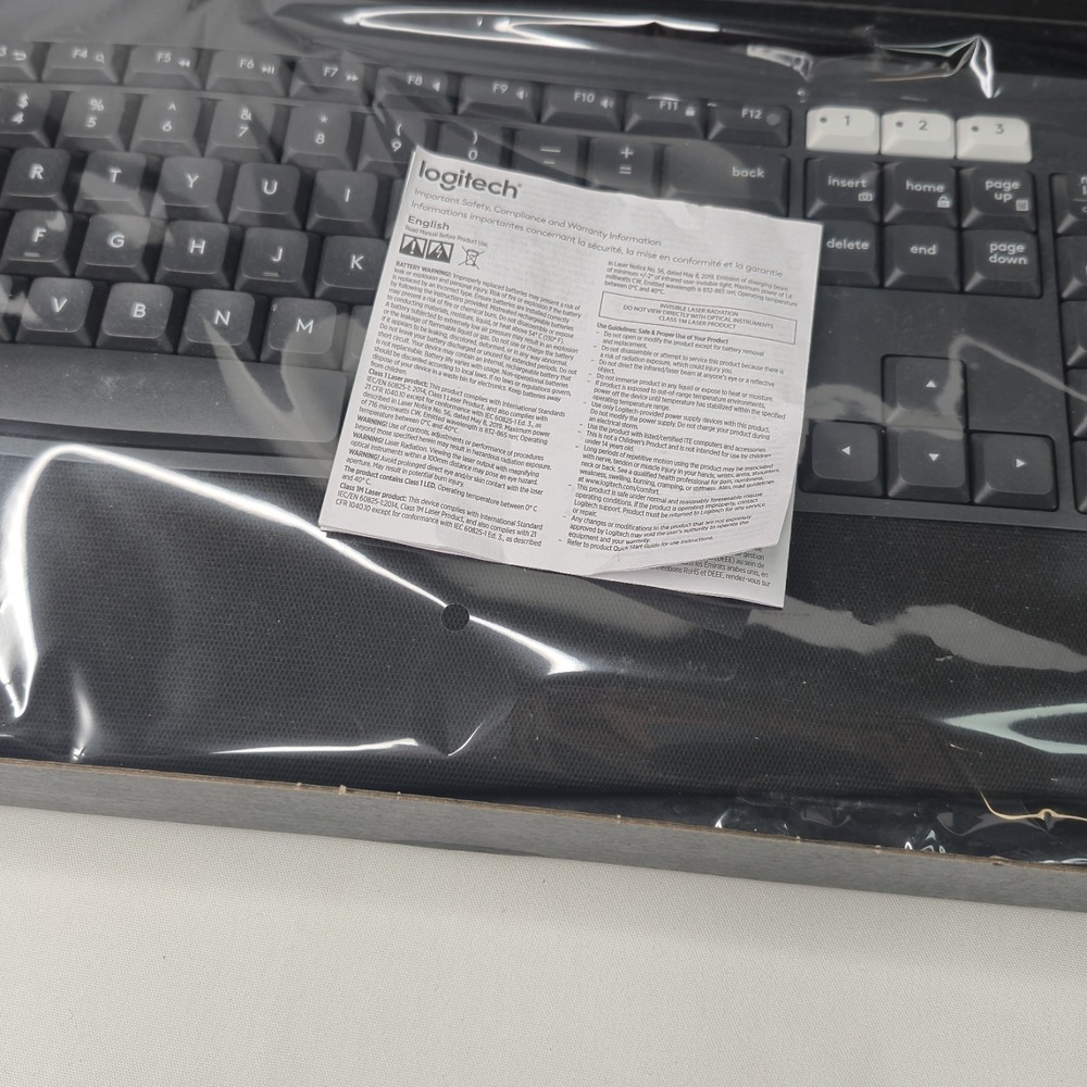Logitech MK825 Wireless Keyboard/Mouse Combo Full-Size Keyboard Bluetooth Black - Picture 6 of 7